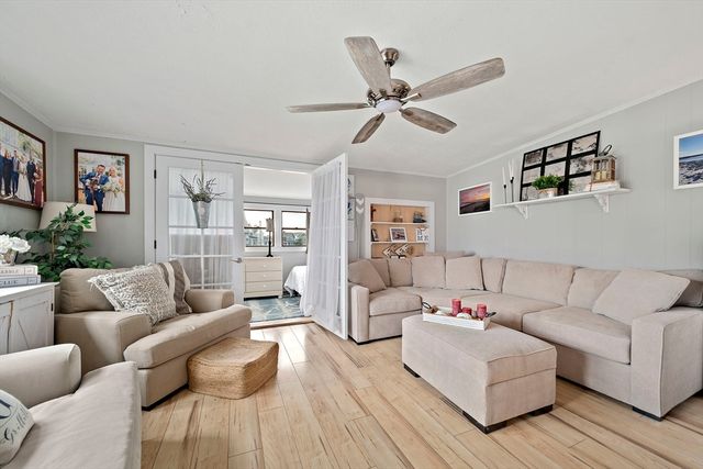 8 Water St, Marshfield, MA 02050