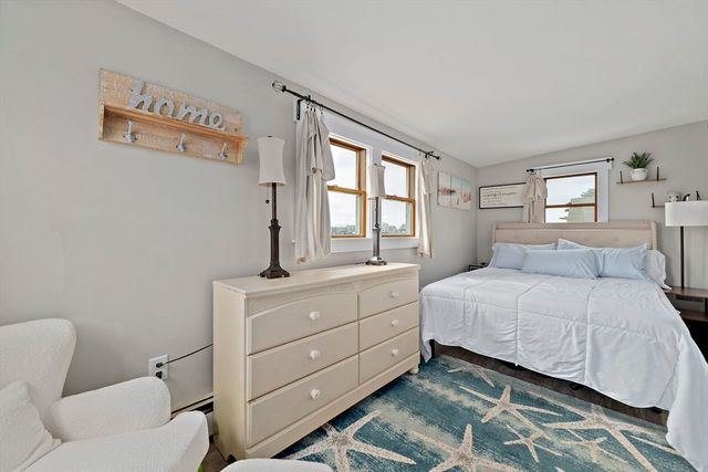 8 Water St, Marshfield, MA 02050