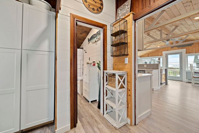 8 Water St, Marshfield, MA 02050