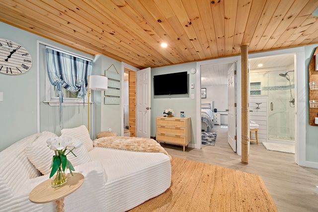 8 Water St, Marshfield, MA 02050