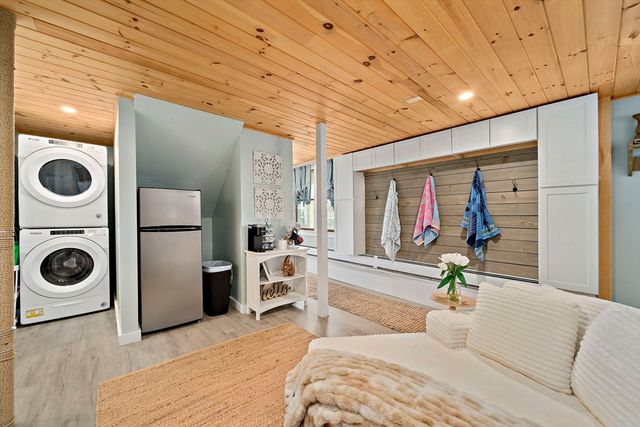 8 Water St, Marshfield, MA 02050