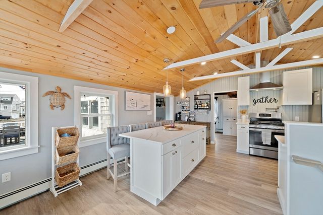 8 Water St, Marshfield, MA 02050