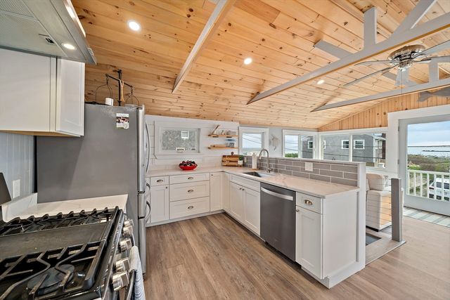8 Water St, Marshfield, MA 02050