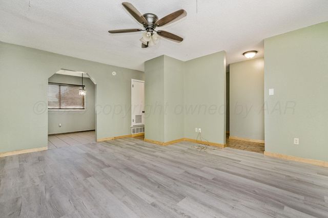 5208 HILLSIDE Road, Amarillo, TX 79109