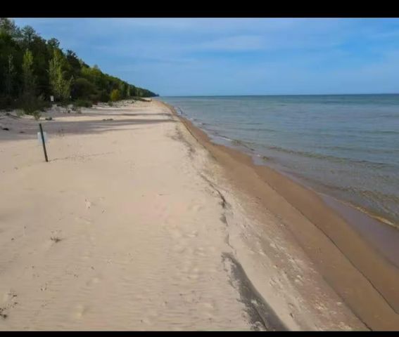 7502 Tolliver Street, Mears, MI 49436