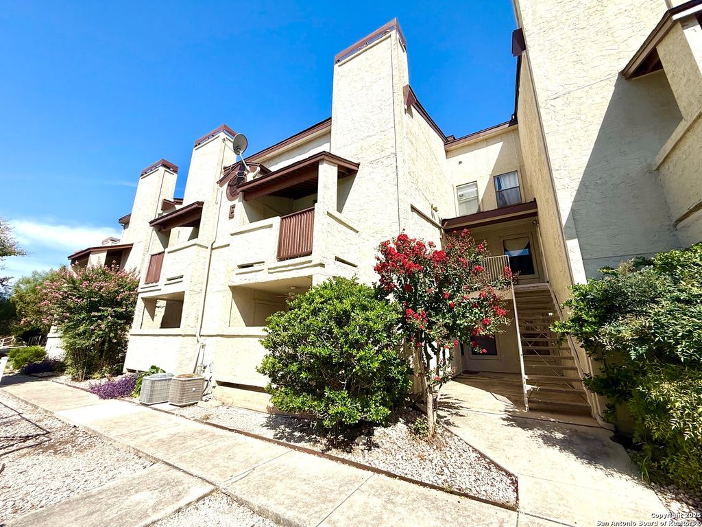5322 Medical Dr Unit 205D, San Antonio, TX 78240
