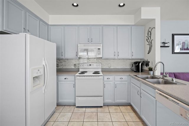 7454 E 28th Avenue 3, Denver, CO 80238