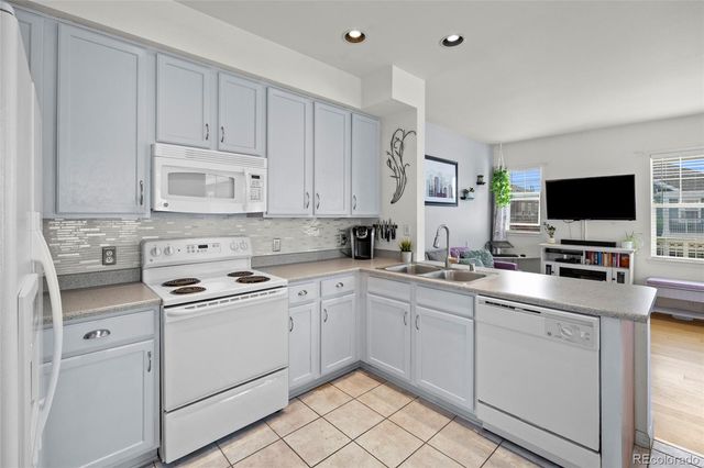 7454 E 28th Avenue 3, Denver, CO 80238