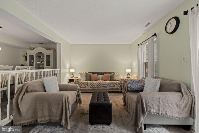 1 FORESTVIEW CT, Marlton, NJ 08053