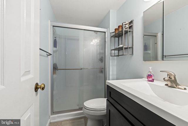 1 FORESTVIEW CT, Marlton, NJ 08053