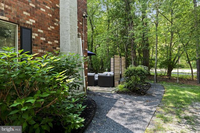 1 FORESTVIEW CT, Marlton, NJ 08053