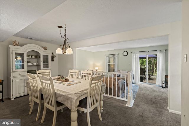 1 FORESTVIEW CT, Marlton, NJ 08053