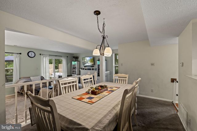 1 FORESTVIEW CT, Marlton, NJ 08053