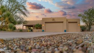 997 E Josephine Saddle Place, Green Valley, AZ 85614
