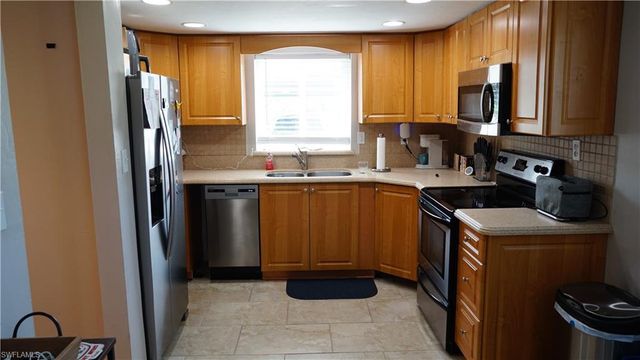 2100 Barkeley LN 1, Fort Myers, FL 33907