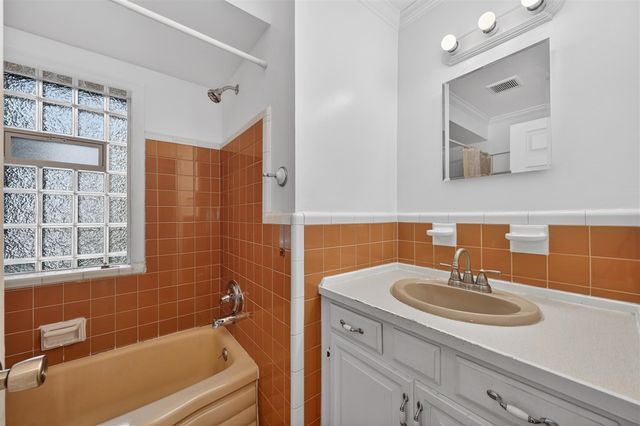 29360 Howard Avenue, Madison Heights, MI 48071