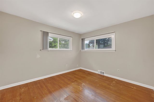 29360 Howard Avenue, Madison Heights, MI 48071