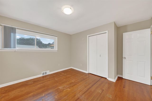 29360 Howard Avenue, Madison Heights, MI 48071