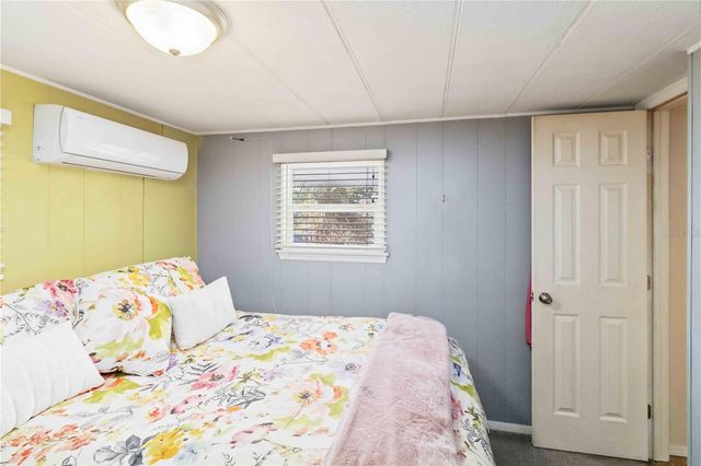 5203 W PINE STREET N, St Petersburg, FL 33709