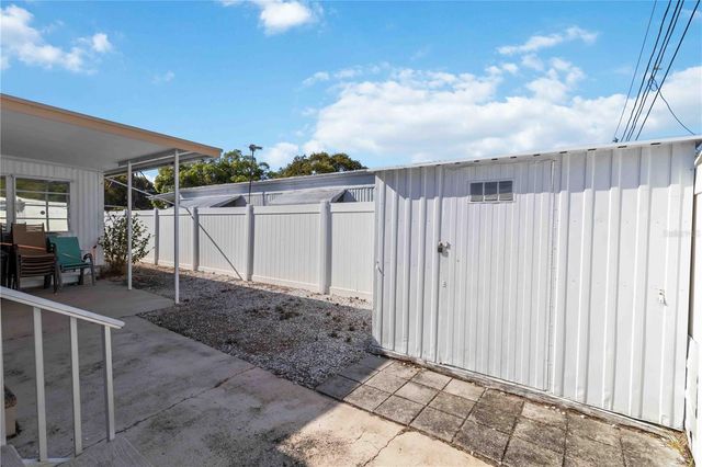 5203 W PINE STREET N, St Petersburg, FL 33709