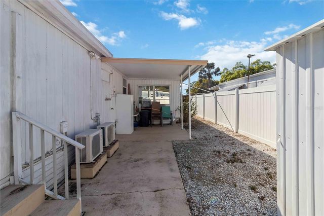 5203 W PINE STREET N, St Petersburg, FL 33709