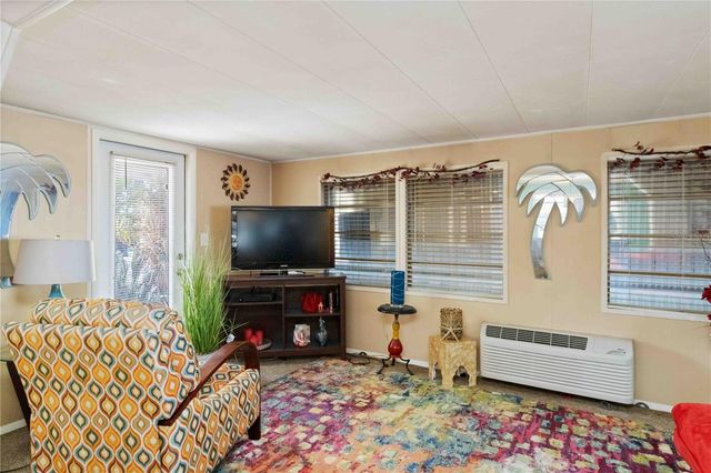 5203 W PINE STREET N, St Petersburg, FL 33709