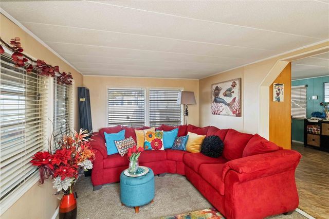 5203 W PINE STREET N, St Petersburg, FL 33709