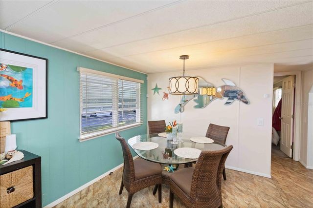 5203 W PINE STREET N, St Petersburg, FL 33709