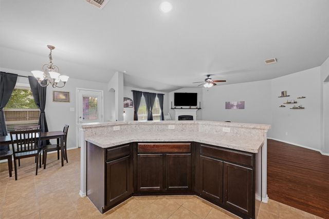409 Bryn Mawr Lane, Van Alstyne, TX 75495