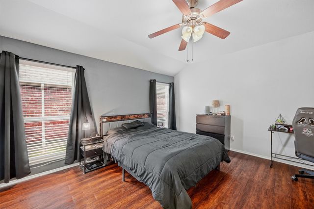 409 Bryn Mawr Lane, Van Alstyne, TX 75495