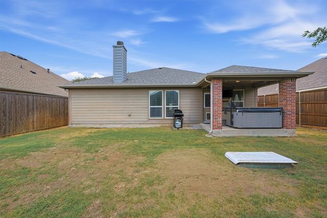 409 Bryn Mawr Lane, Van Alstyne, TX 75495
