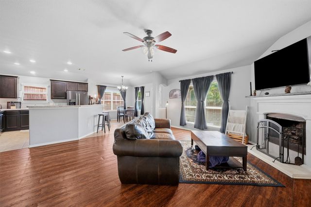 409 Bryn Mawr Lane, Van Alstyne, TX 75495