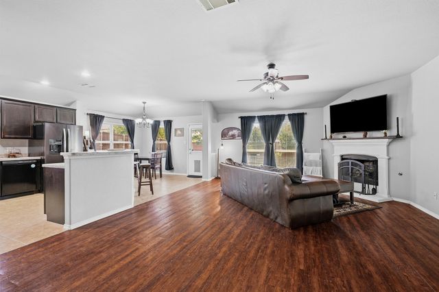 409 Bryn Mawr Lane, Van Alstyne, TX 75495