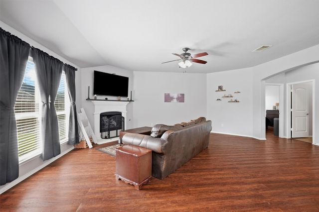409 Bryn Mawr Lane, Van Alstyne, TX 75495