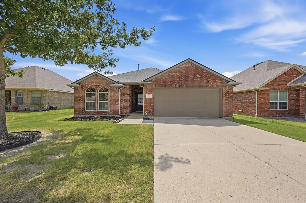 409 Bryn Mawr Lane, Van Alstyne, TX 75495