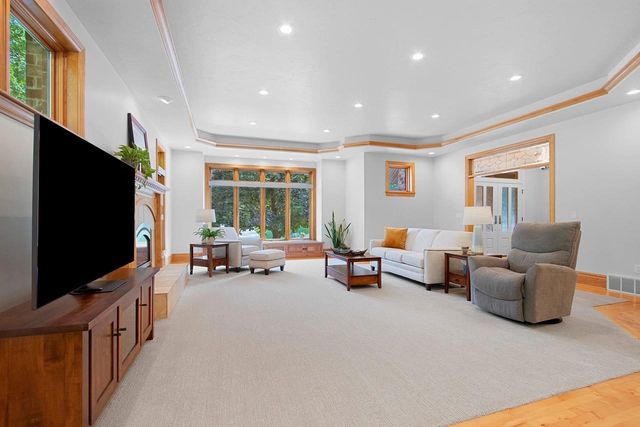 2920 PARKWOOD DRIVE, Green Bay, WI 54313