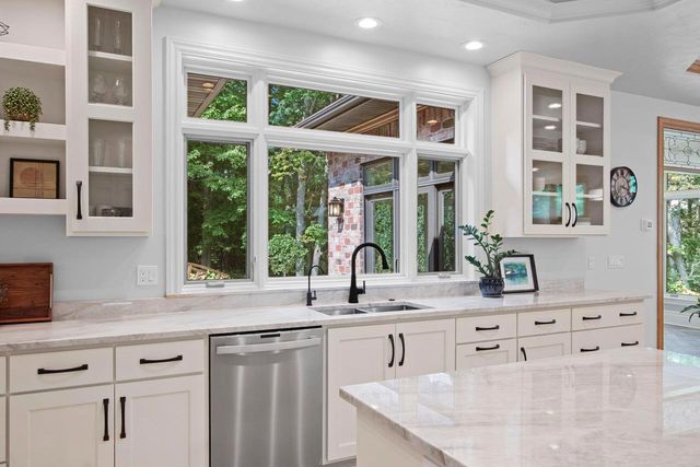 2920 PARKWOOD DRIVE, Green Bay, WI 54313