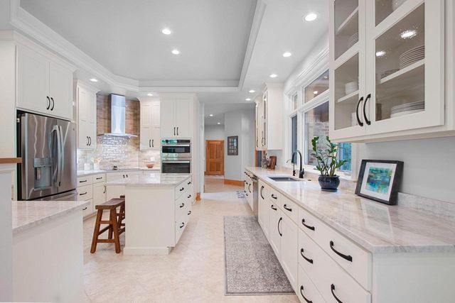 2920 PARKWOOD DRIVE, Green Bay, WI 54313