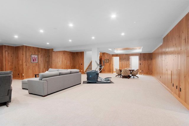 2920 PARKWOOD DRIVE, Green Bay, WI 54313