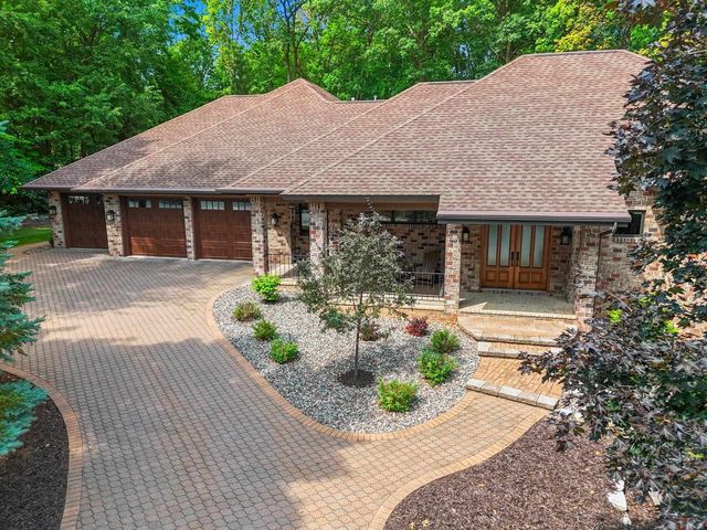 2920 PARKWOOD DRIVE, Green Bay, WI 54313