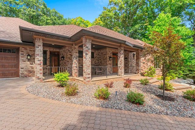 2920 PARKWOOD DRIVE, Green Bay, WI 54313