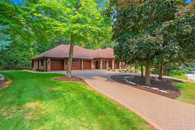 2920 PARKWOOD DRIVE, Green Bay, WI 54313