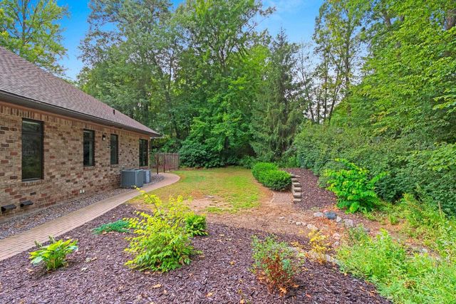 2920 PARKWOOD DRIVE, Green Bay, WI 54313