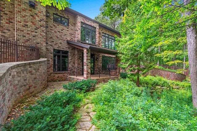 2920 PARKWOOD DRIVE, Green Bay, WI 54313