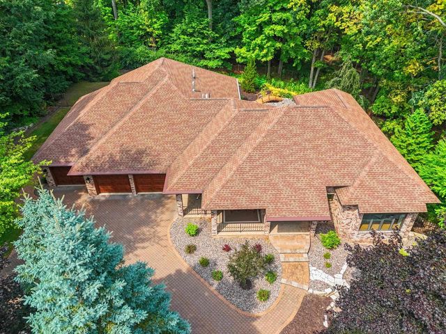 2920 PARKWOOD DRIVE, Green Bay, WI 54313