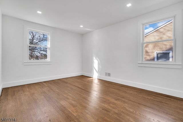 2824 N Stiles St, Linden City, NJ 07036