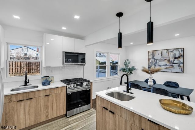 2824 N Stiles St, Linden City, NJ 07036