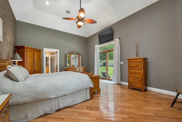 21 Goffstown Back Road, Goffstown, NH 03045