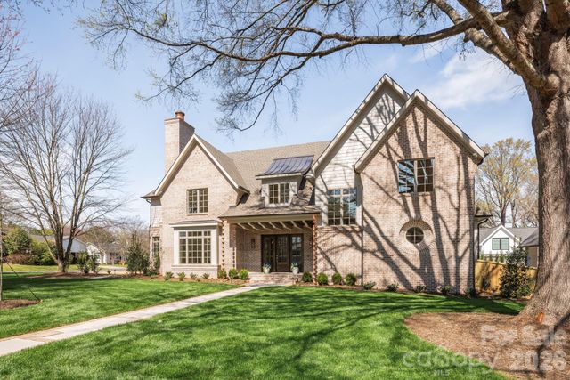 221 N Canterbury Road, Charlotte, NC 28211