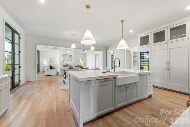 221 N Canterbury Road, Charlotte, NC 28211